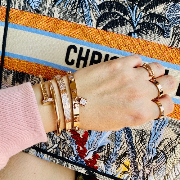 ✨ 18K Rose Gold Lock Studded Bracelet Bangle - Picture 2 of 6